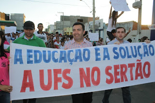 População vai às ruas e pede a Universidade do Sertão em Sergipe.