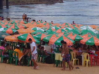 Turistas lotam a Prainha em Canindé no primeiro dia de 2014.