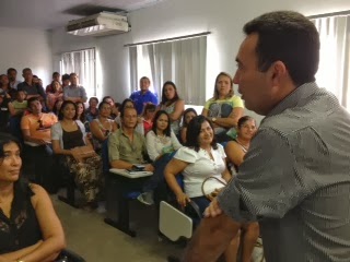 Professores de Canindé recebem o aumento de 8,32% do Piso Salarial.