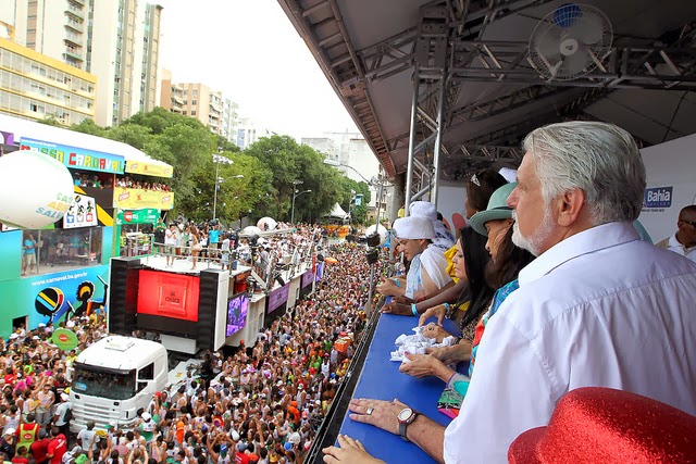 Wagner acredita em Carnaval de paz, alegria, geração de empregos e hospitalidade dos baianos.