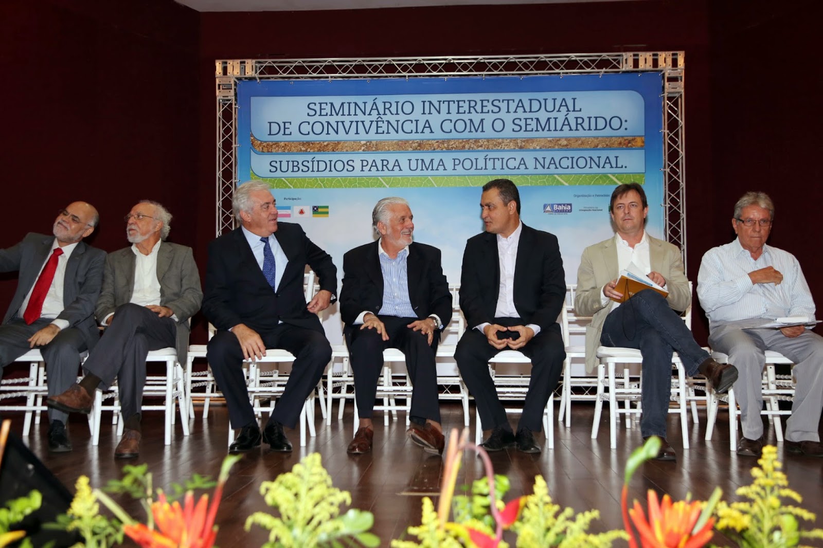 Governador anuncia novas ações de convivência com a seca.