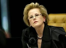 Governo Paralelo no Judiciário Brasileiro desrespeita a independência dos poderes.