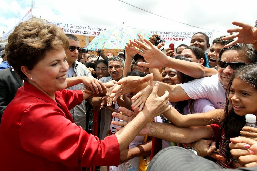 Dilma e Lula nas ruas são imbatíveis.