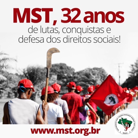 MST 32 anos de luta.