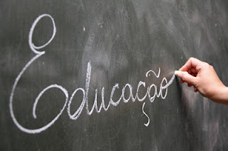 Na educação melhoramos o que há de pior.