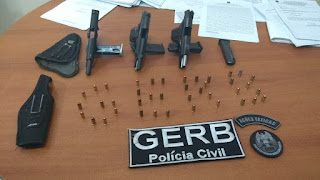 Polícia Civil apreende três pistolas na residência de empresário no Mosqueiro.