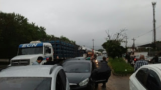 Rodovia Washington Luiz, bloqueada neste momento.