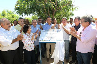 Rui inaugura sistema de abastecimento de água no Vale do São Francisco.