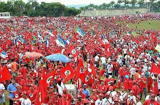 LEVANTA MOÇADA, CURITIBA INVADIDA!