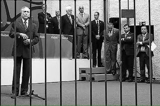 A foto do ano: todos os corruptos na cadeia.