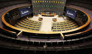 PRECISAMOS DE UM SENADO, COM URGÊNCIA. (Por Francisco Costa)
