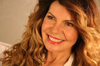 Elba ramalho entra em polêmica por defender artistas nordestinos. (Por Antônia Amorosa)