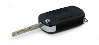 Tá na internet: destrave seu carro sem quebrar o vidro.