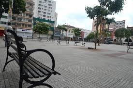 Tá na internet: eu queria tanto sentar no banco da praça com um Coxinha.