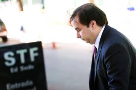 DESGRAÇA POUCA É BESTEIRA: SAI O ANÃO ENTRA O PRESUNTINHO. (Por Francisco Costa)