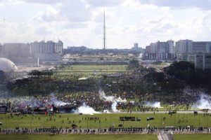 É a luta de classes, idiota! (Por Washington Quaquá)