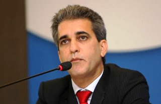 Robinson Almeida: ACM Neto foi vaiado devido à sua arrogância.
