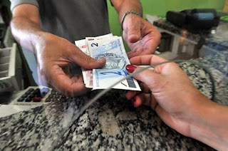 Seu salario vai diminuir de valor.