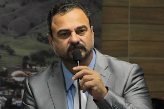 Ele agrediu a esposa e o STF o manteve preso.