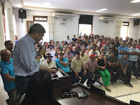 Governo entrega tratores a agricultores de Euclides da Cunha.