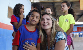 Prezada Marcela: Na dor da fome, não há Criança Feliz. (Por Leticia Bartholo)