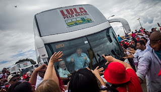 Esse trem ilusão. (Poe Emiliano José)