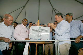 Em Jeremoabo, Governador Rui Costa entrega Ponto Cidadão e 11 tratores com implementos agrícolas aos municípios da região.