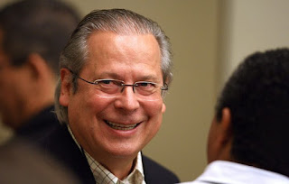 José Dirceu: Em V E R S O S LIVRES, LIVRES E LIVRES. (Por Jetro Fagundes)