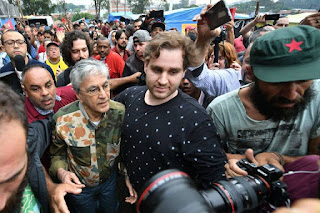 Contra o povo, contra Caetano, contra mais o quê?