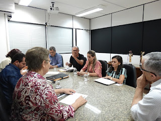 Deputada Fátima Nunes, vice-prefeita de Adustina, e representantes da Pastoral Rural de Paulo Afonso participam de audiência na Serin.