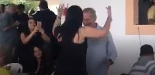 No país dos chatos não se pode ser feliz.
