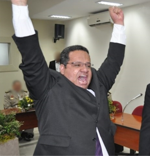 Paulo Afonso: Prefeito cria pagamento de 13º e Férias para Secretários.