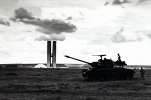 Para uma teoria do golpe. (Por Roberto Amaral)