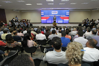 Governo celebra R$ 25 milhões em convênios com municípios.