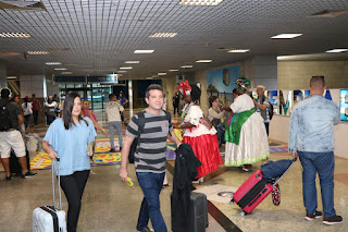 Companhias aéreas investem no Carnaval baiano com voos e ações promocionais.