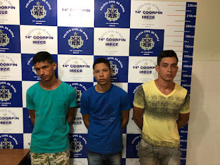 Polícia recupera carro roubado em Irecê.