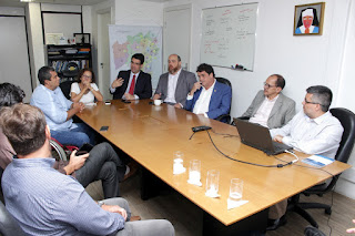 Secti recebe provedores de internet para diálogo de expansão do serviço na Bahia.