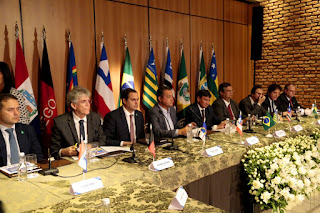 Governadores do Nordeste cobram fundo de segurança pública e assinam acordo de cooperação.