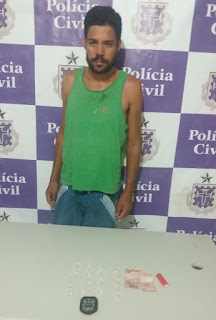 Traficante é preso com crack em Santa Maria da Vitória.