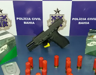 Casal é preso com cocaína, arma e munições em Conquista.