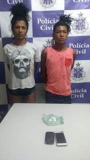 Dupla é flagrada com cocaína no estacionamento de hipermercado