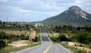 Investimento do governo do estado em estradas traz benéficos para a região nordeste da Bahia