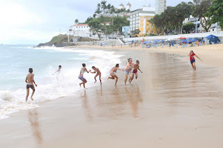 Estudantes do norte baiano conhecem o mar e pontos turísticos da capital