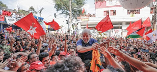 Tá na internet: Lula o herói nacional