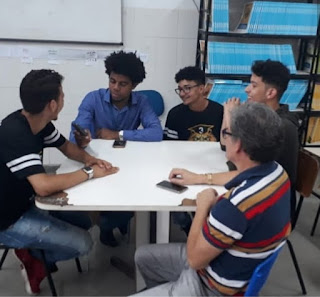 Estudantes do interior da Bahia desenvolvem tênis capaz de gerar energia limpa