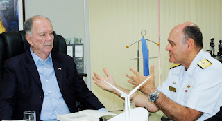 Óleo nas praias: Governador da Bahia e Marinha unem esforços