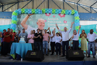 Amigos, lideranças e políticos prestigiaram a festa do ex-prefeito Anilton Bastos