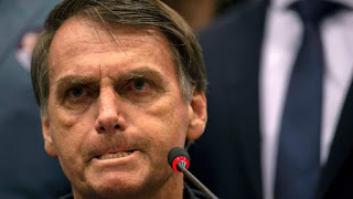 Quem deve explicações é Bolsonaro