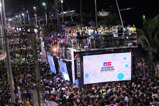 Luiz Caldas, Jau, Amanda Santiago e Fitdance desfilam neste sábado na Barra