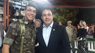 Davi Cavalcante esteve no evento de incorporação de 85 soldados em Paulo Afonso
